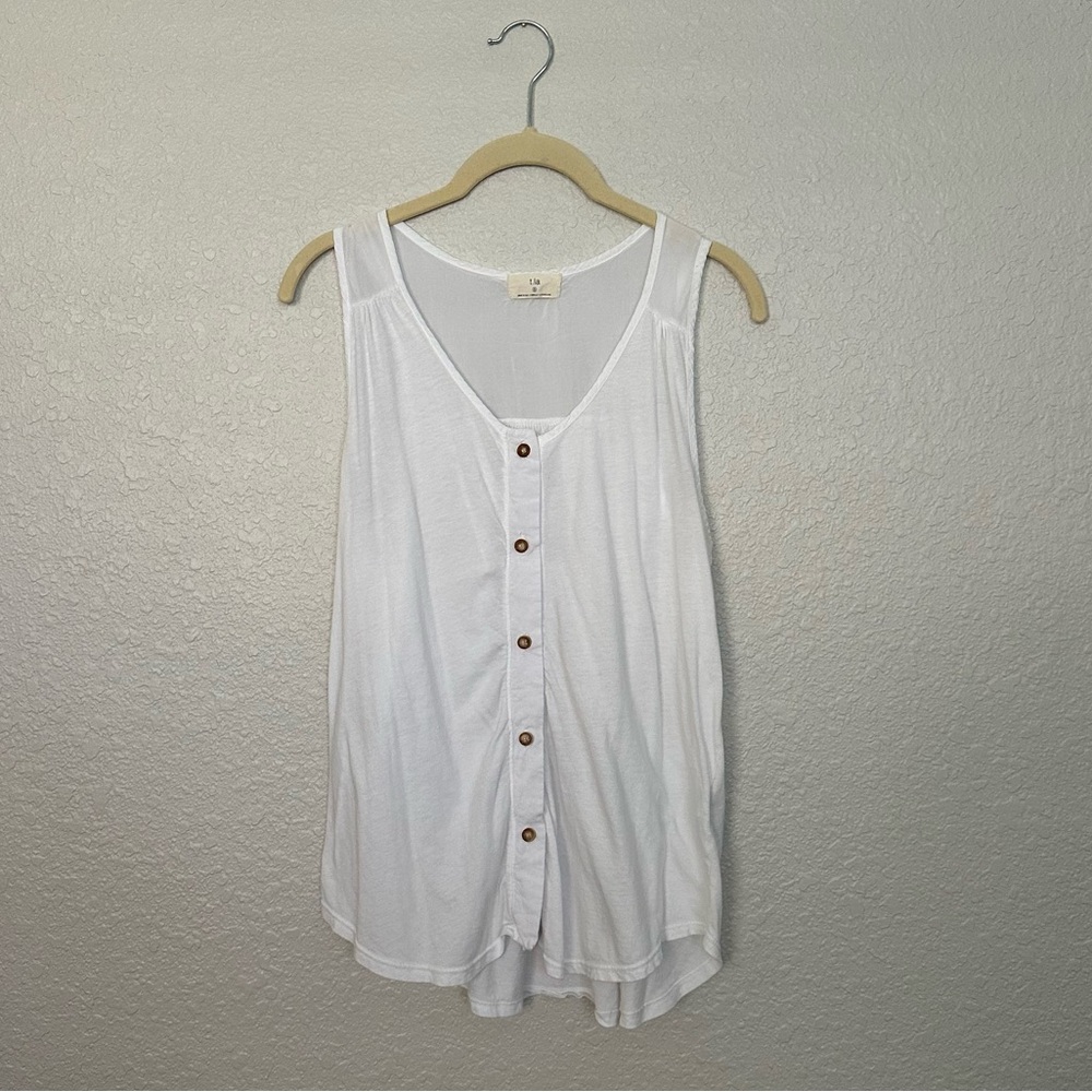 🌟 $10 or Less + BOGO on Sale Items! 🌟 Women's Button Detail Tank Top